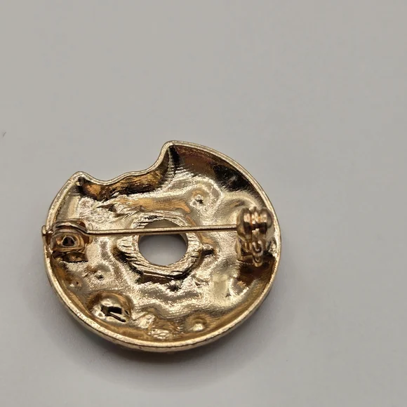 Elegant Multicolor Donut Crystal Pendant - Picture 4 of 4